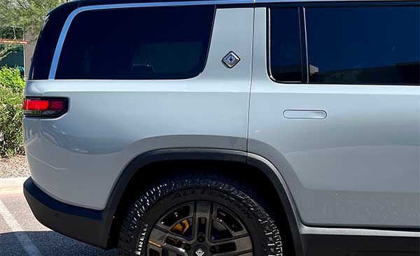 Large Facility For High-End Auto Detailing Services Near You